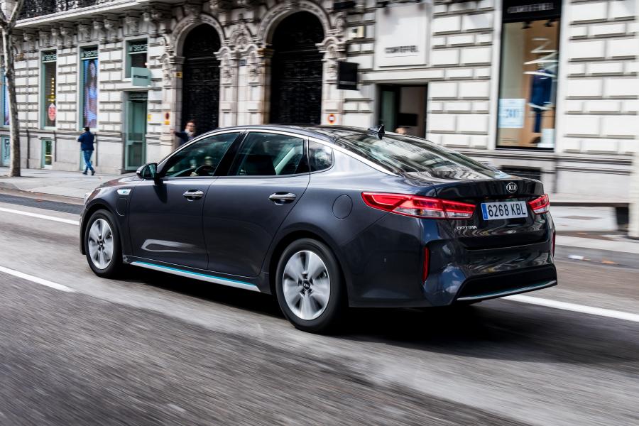  Kia Optima Plug-In Hybrid (JF) 2016 года  (WW) (фото 18 из 41)